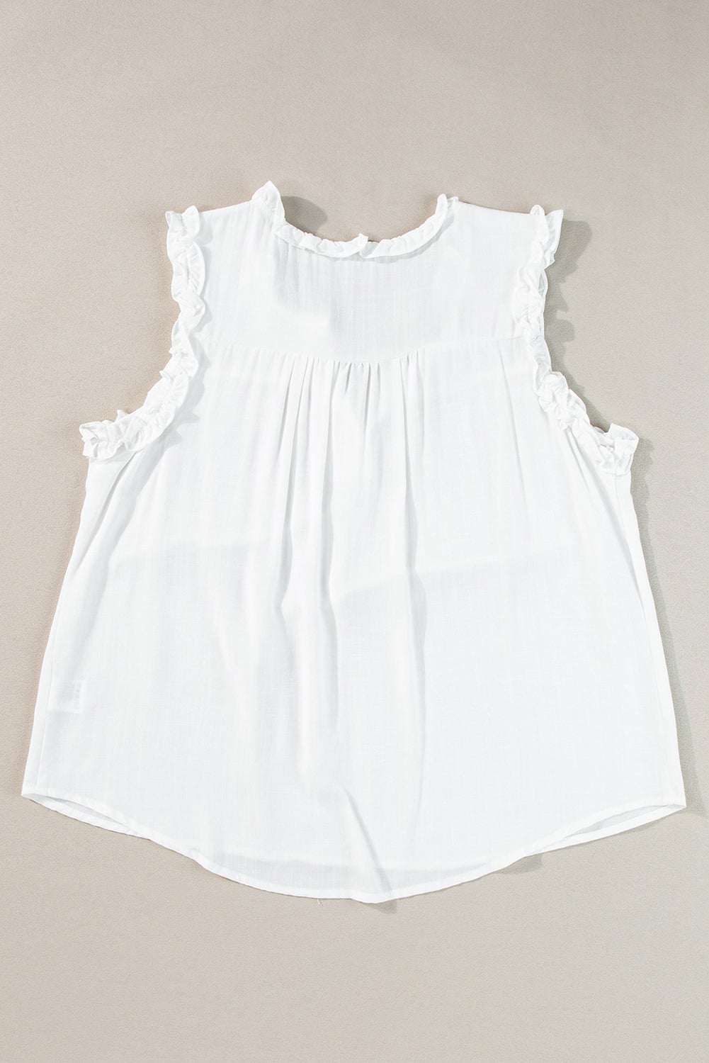 Witte tanktop met splithals en ruches