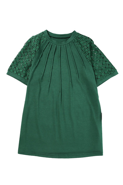 Zwartachtig groen T-shirt met contrasterende kanten raglanmouwen en gefelst detail