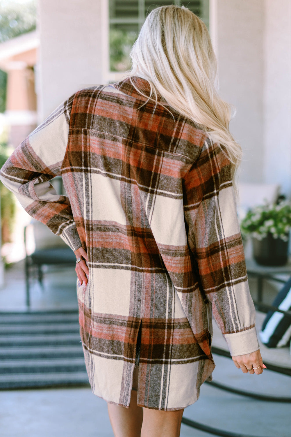 Bruine geruite print met klepzakken en lange shacket
