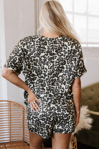 Black Cheetah Gedrukte casual T -shirt en shorts lounge set