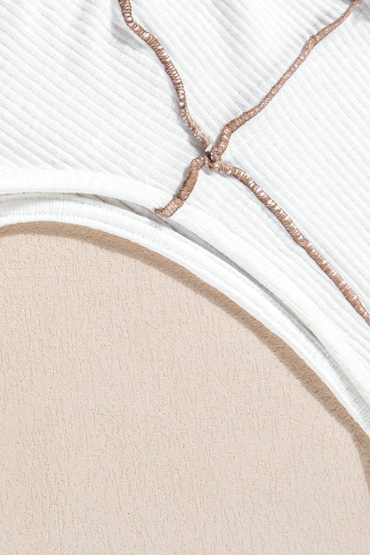 Witte geribbelde tanktop met contrasterende naden