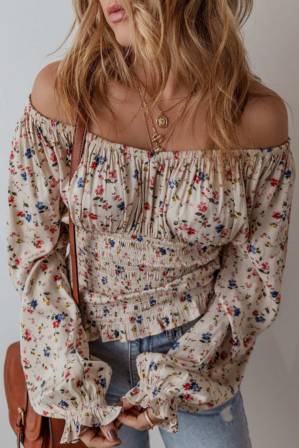 Beige boho bloemenprint gesmokte taille v nek blouse