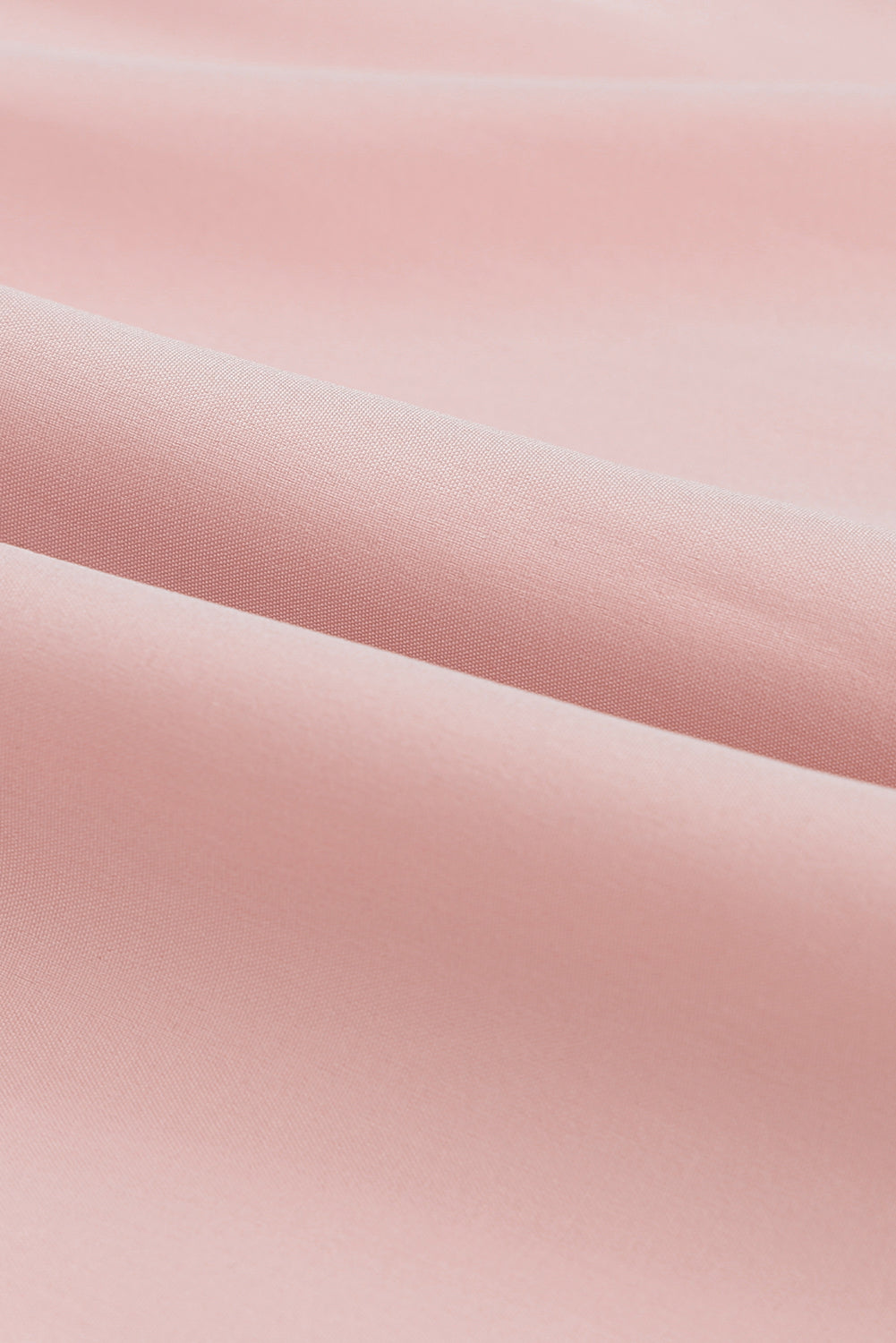 Roze jurk met ruches en opstaande kraag en lange mouwen