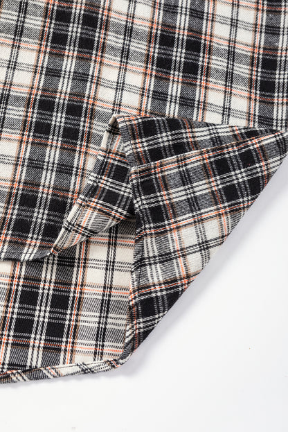 Oversized overhemd met zwarte geruite borstzakken en borstzakken