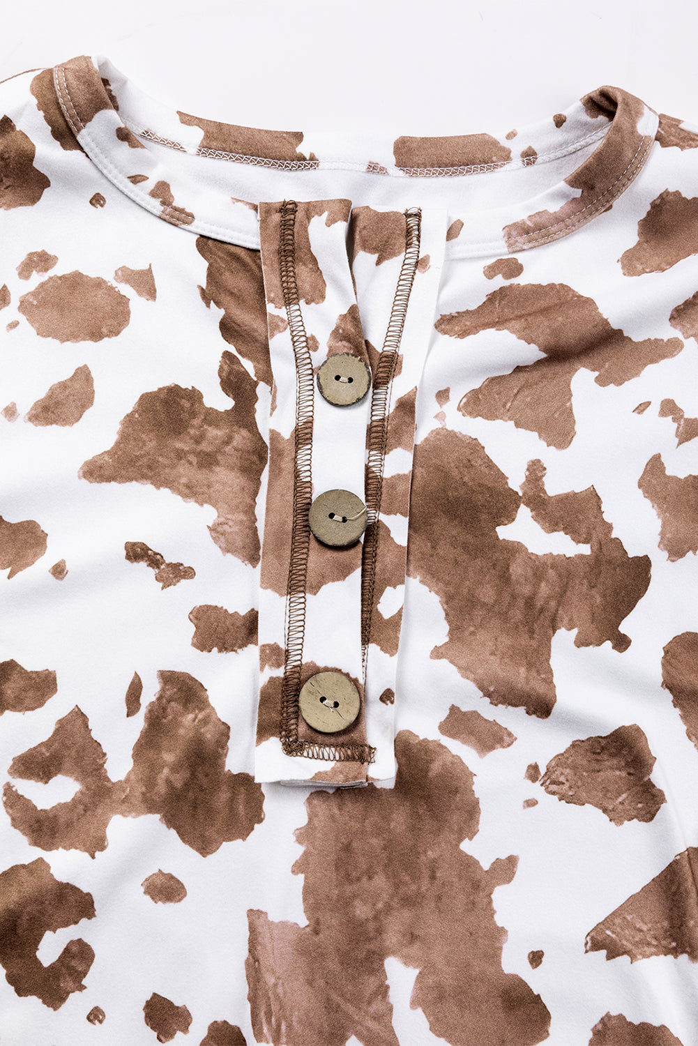 Lichtkaki Henley-blouse met dierenprint en getextureerde patch en lantaarnmouwen