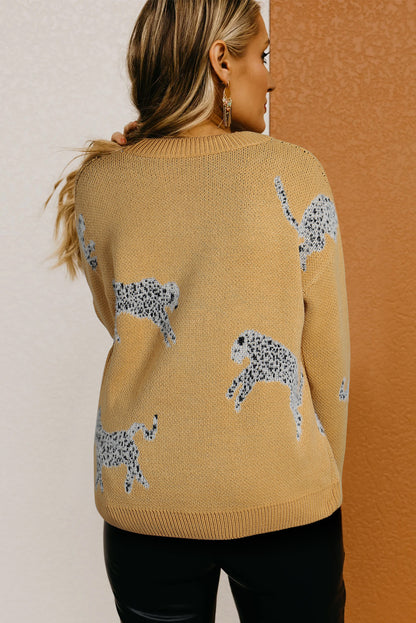 Camelkleurige trui met ronde hals en cheetah-accent