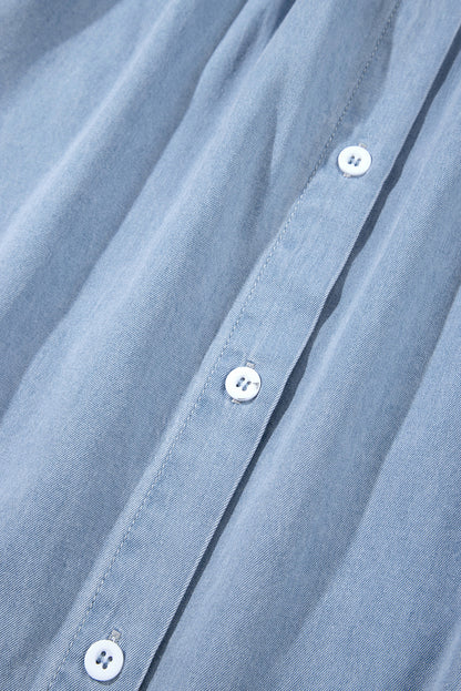 Beau blauwe retro chambray top met geplooide knoopsluiting op de rug