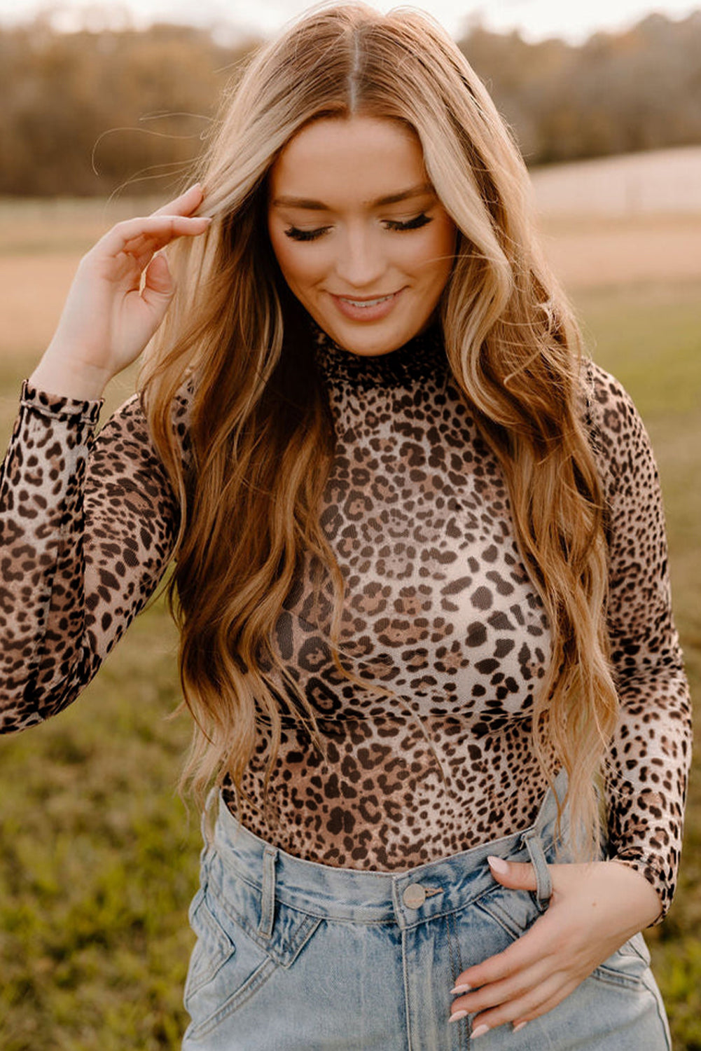 Bruine luipaard gesmokte nek mesh bodysuit met lange mouwen