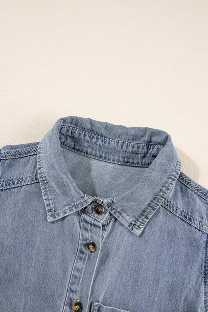 Beau blauw denim overhemd met gerafelde mouwen en ruches