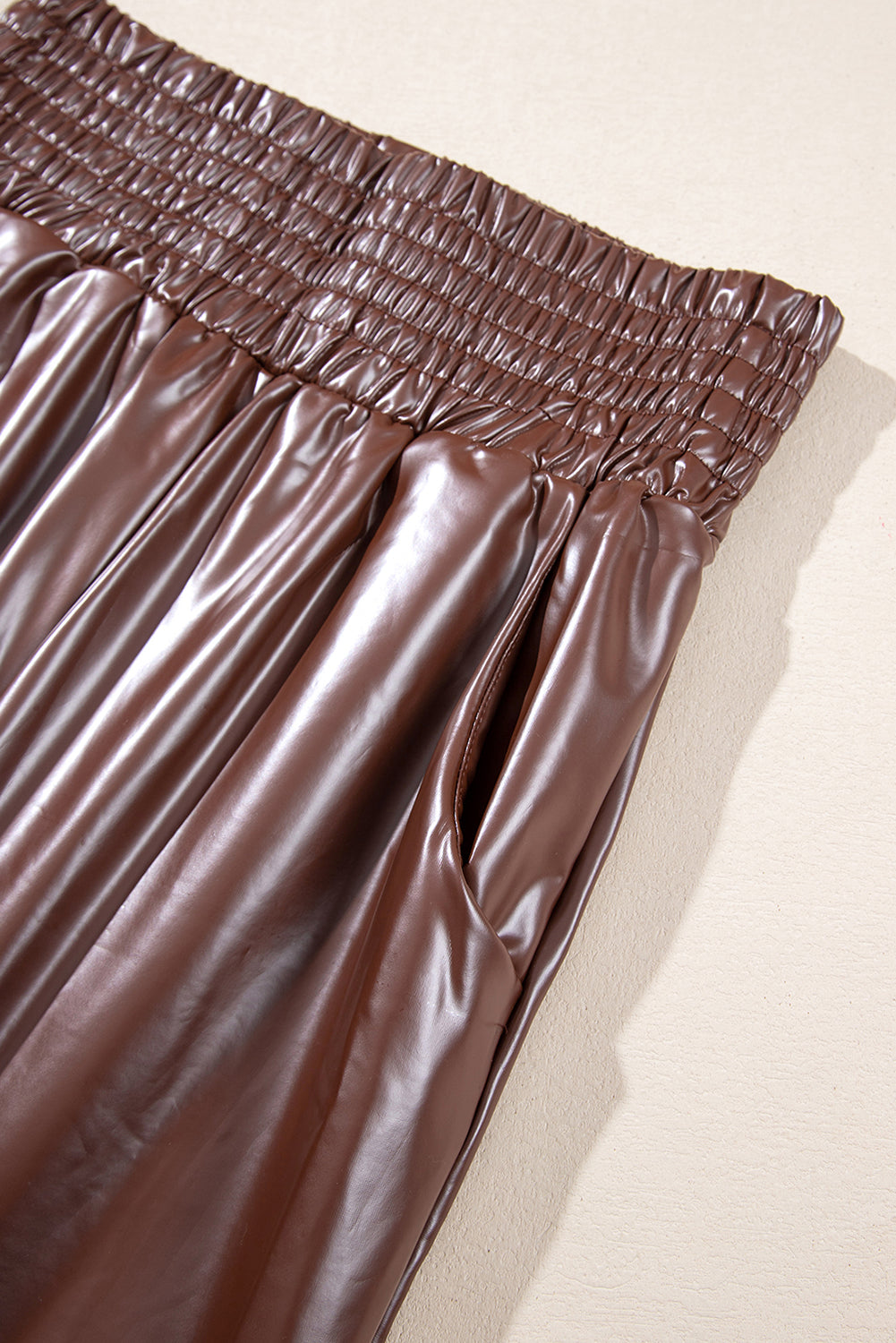 Bruine gesmokte leren skinny broek met hoge taille