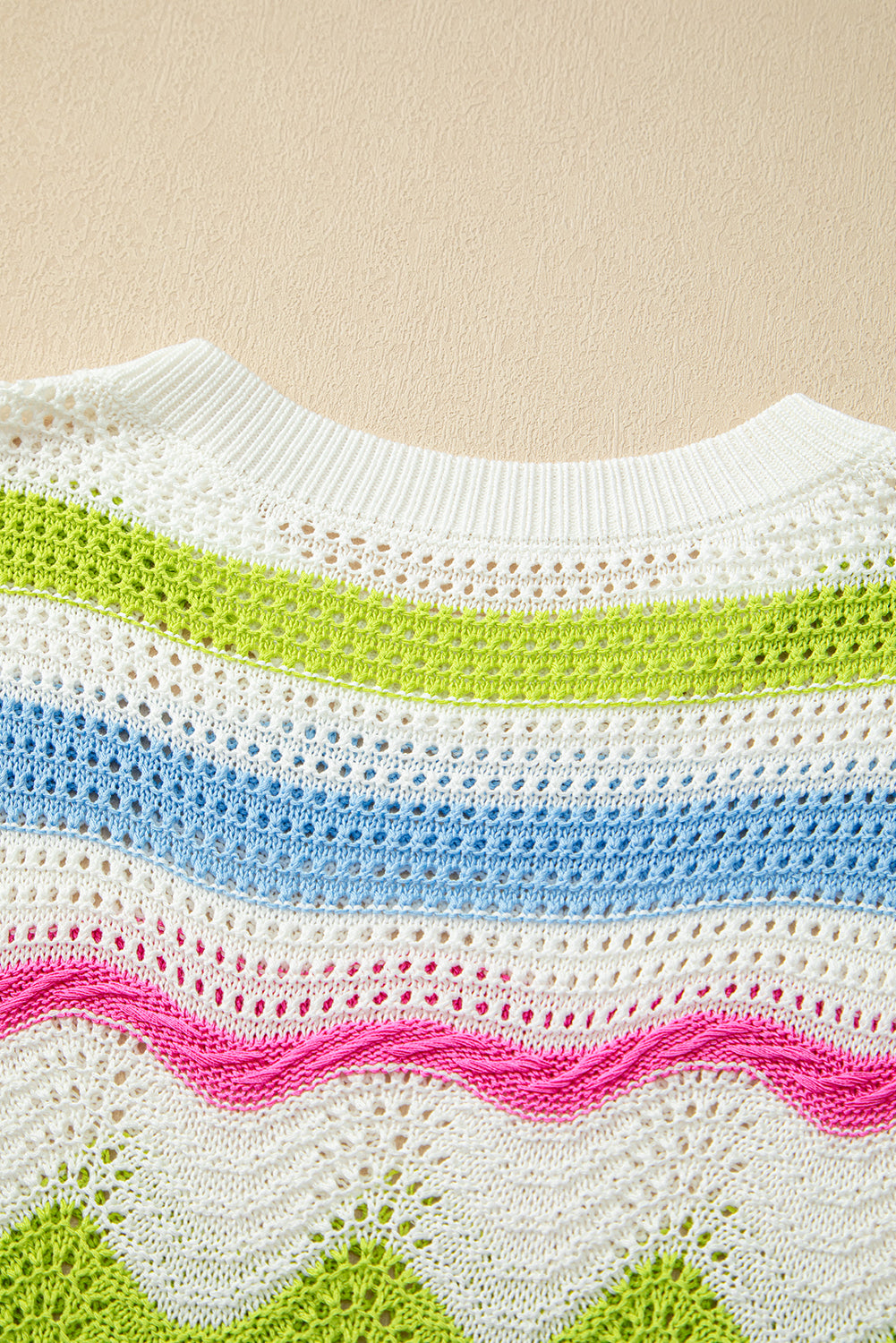 Witte colorblock gehaakte trui met ruches en korte mouwen