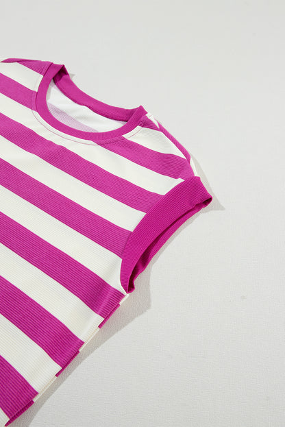 Roze gestreepte T-shirtjurk met kapmouwen en zakken
