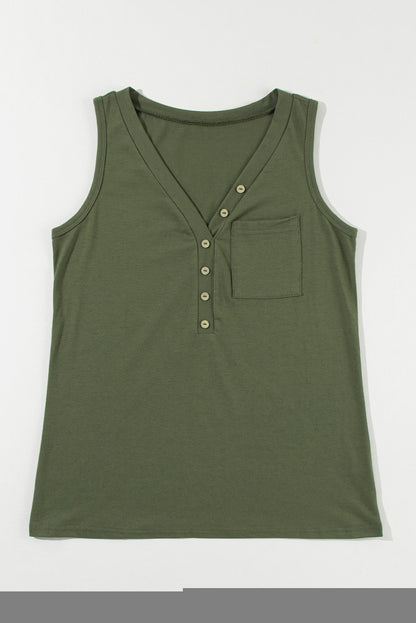 Junglegroene tanktop met opgestikte zak en halve knopen met V-hals