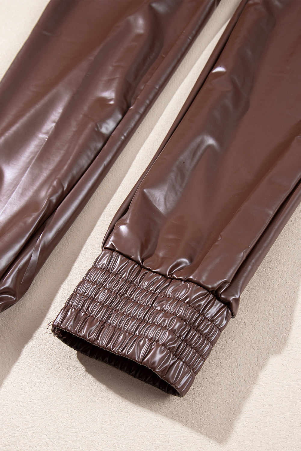 Bruine gesmokte leren skinny broek met hoge taille