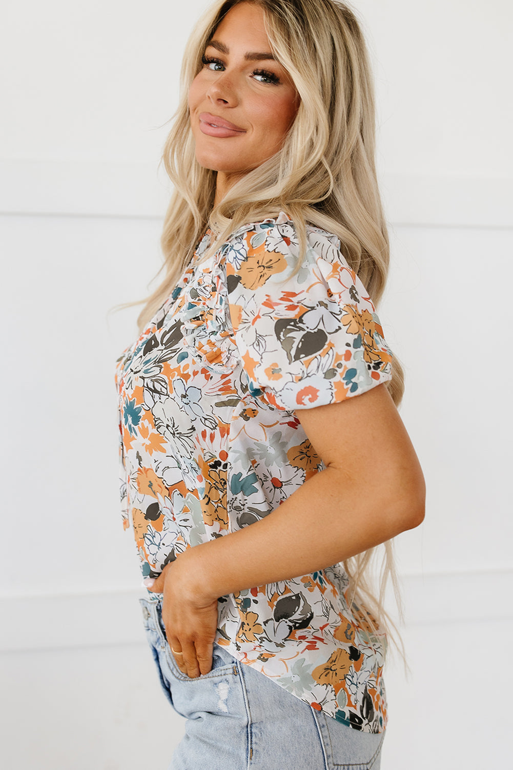 Veelkleurige blouse met split en V-hals, pofmouwen en bloemenprint