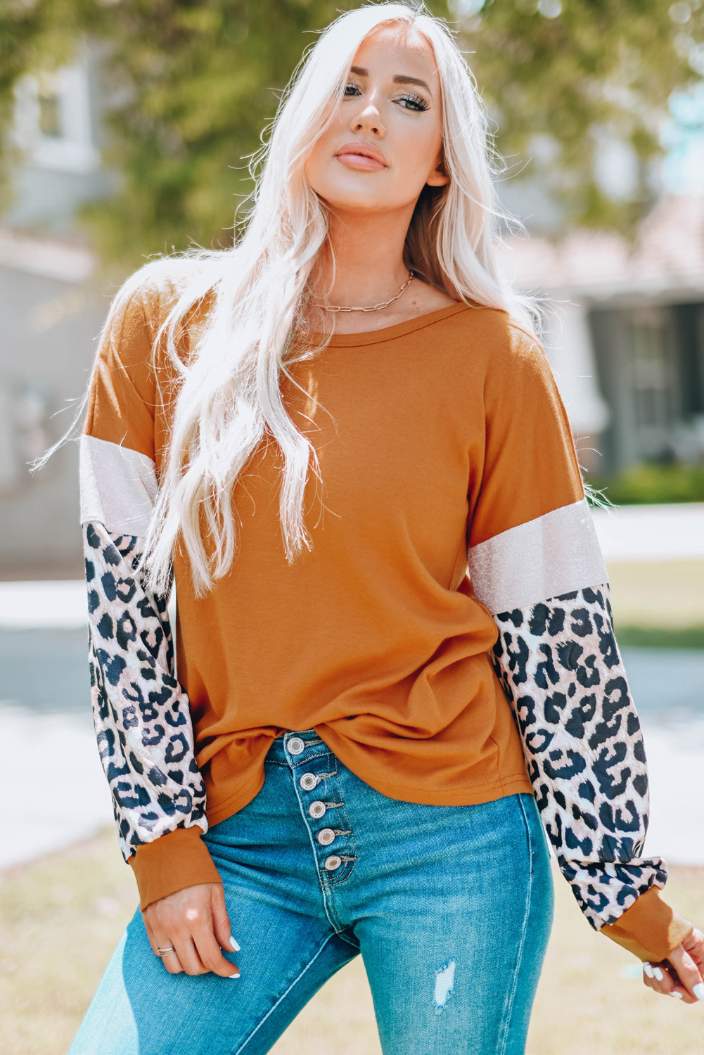 Bruine top met lange mouwen en patchwork met luipaardpailletten
