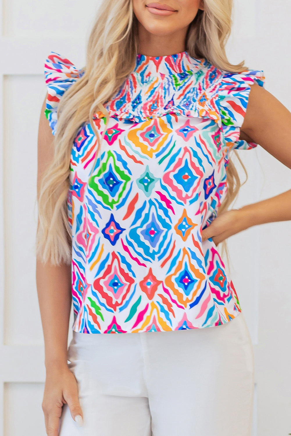 Lichtblauwe geometrische geprinte flutter mouw Mock Neck Shirred Blouse
