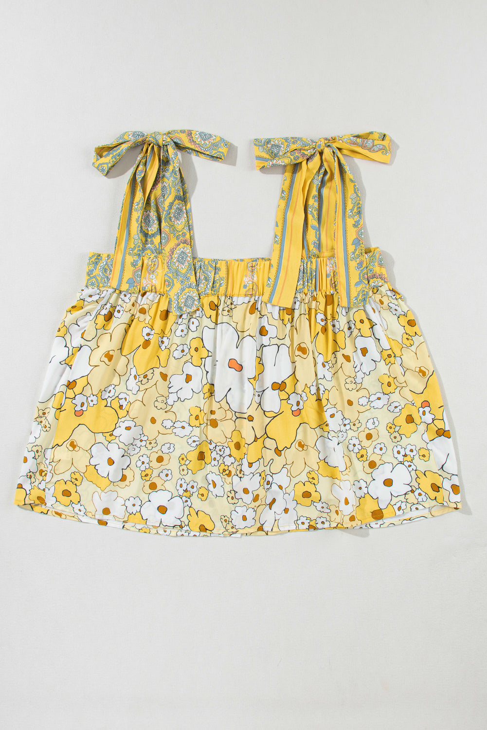 Gele bloemen patchwork tanktop met vastgebonden bandjes en knopen