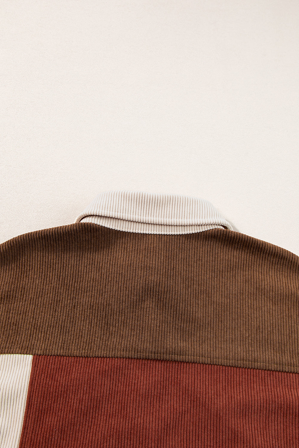 Kaneel Colorblock Corduroy shacket met gebogen zoom en zak