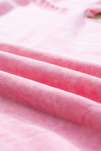 Aardbeiroze minerale wassing met zichtbare naad en oversized oversized T-shirt