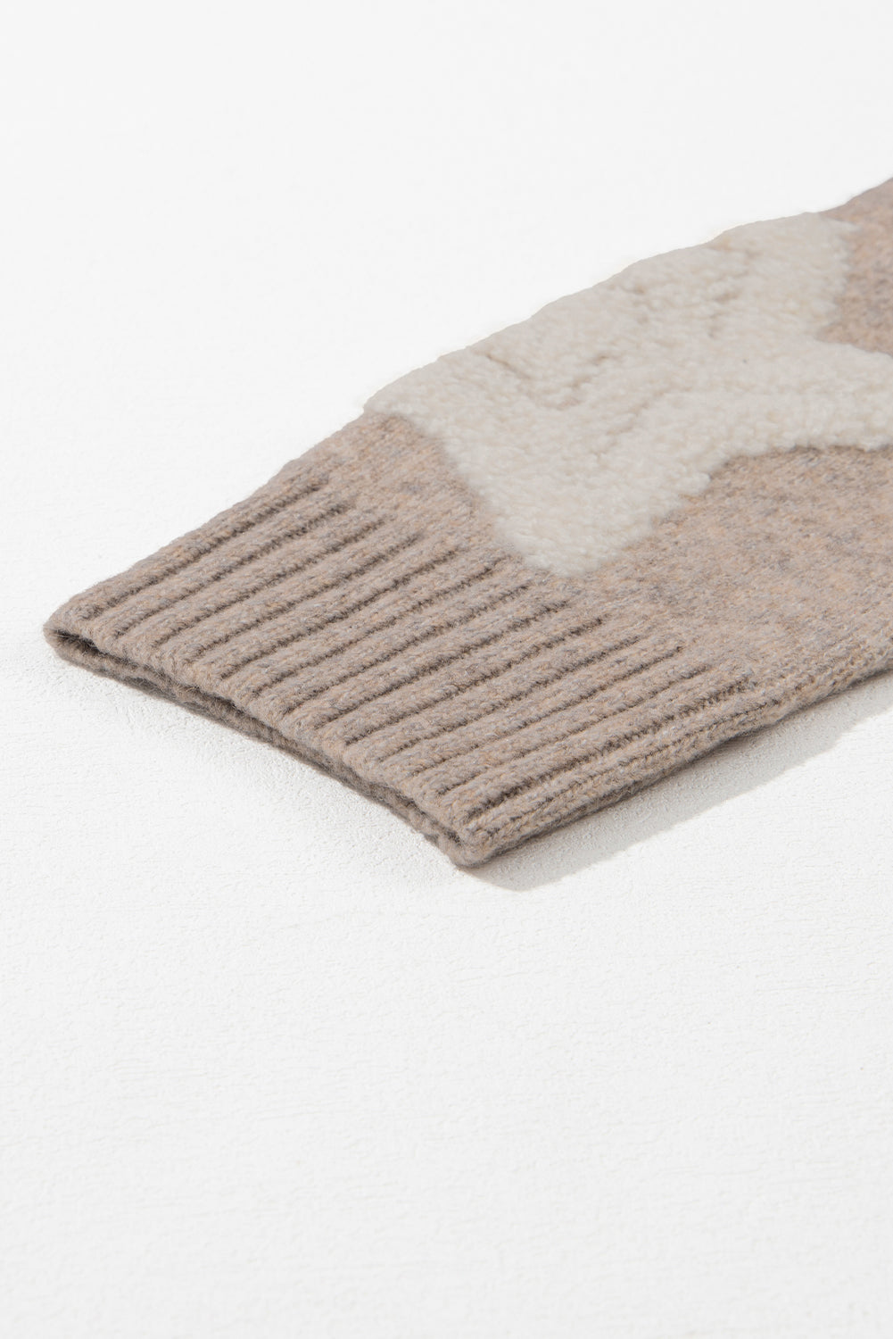 Kaki vest met sherpa-sweater met sterrenpatroon en zakken