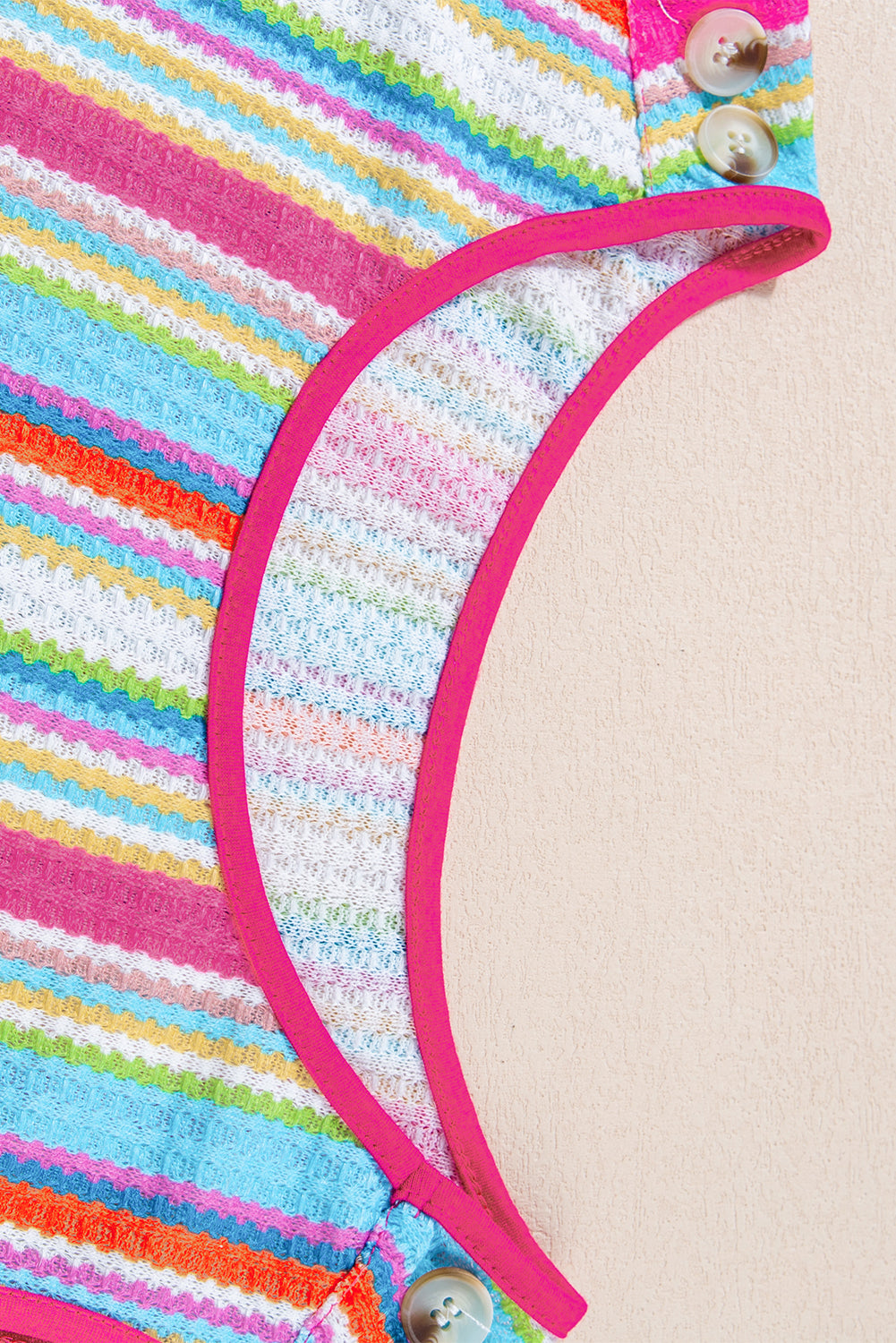 Tanktop met roze streep regenboog oogje gebreide knoopdecor