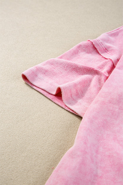 Aardbeiroze minerale wassing met zichtbare naad en oversized oversized T-shirt