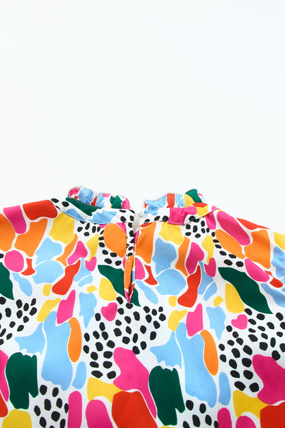 Top met hoge hals en fladdermouwen met veelkleurige abstracte print