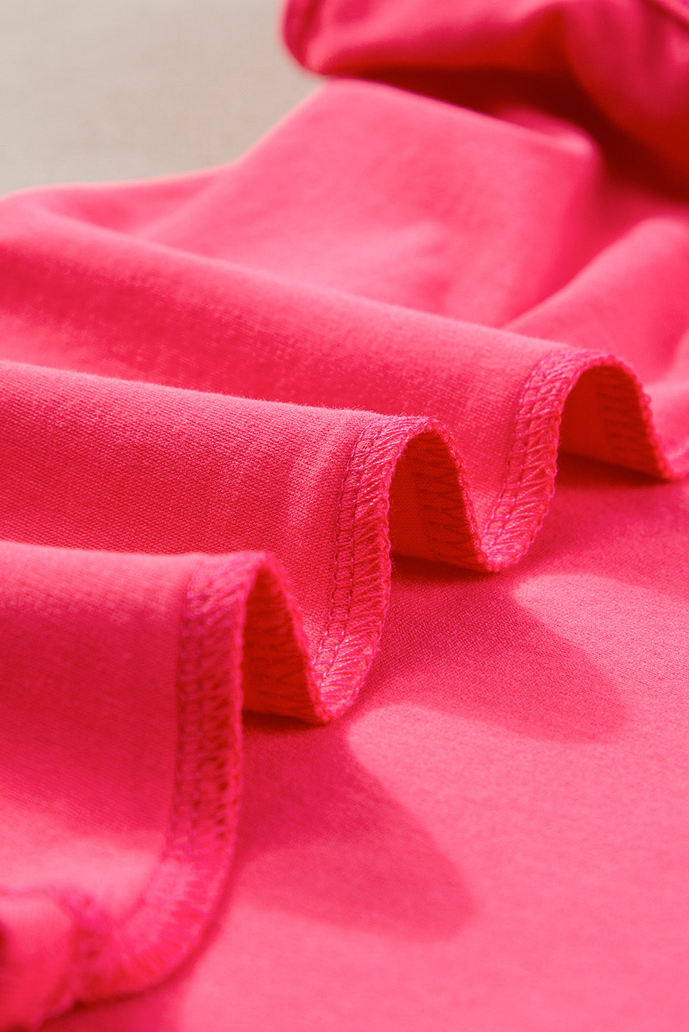 Aardbeienroze gegolfde brede bandjes slanke tanktop