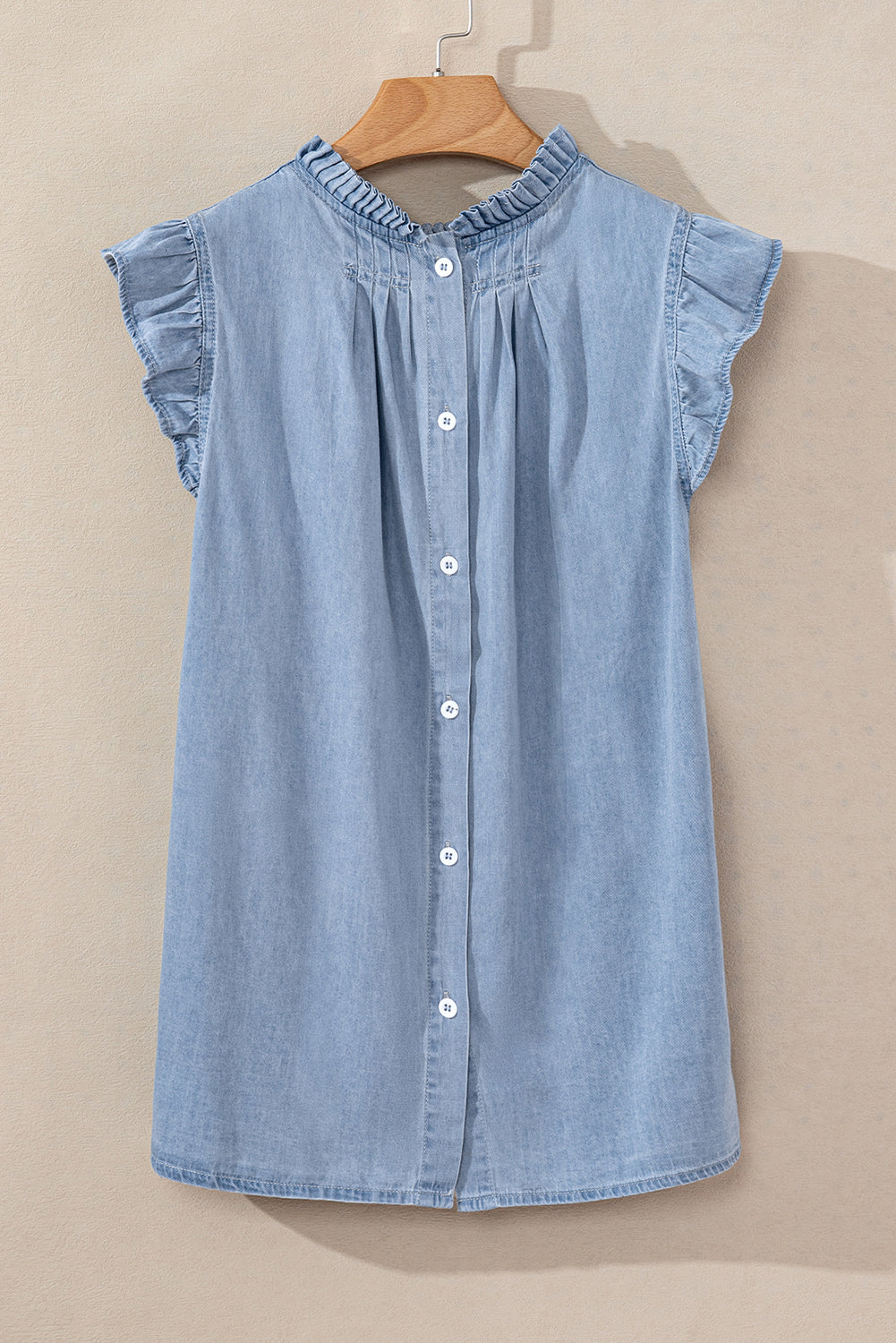 Beau blauwe retro chambray top met geplooide knoopsluiting op de rug