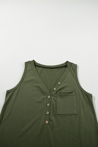 Junglegroene tanktop met opgestikte zak en halve knopen met V-hals