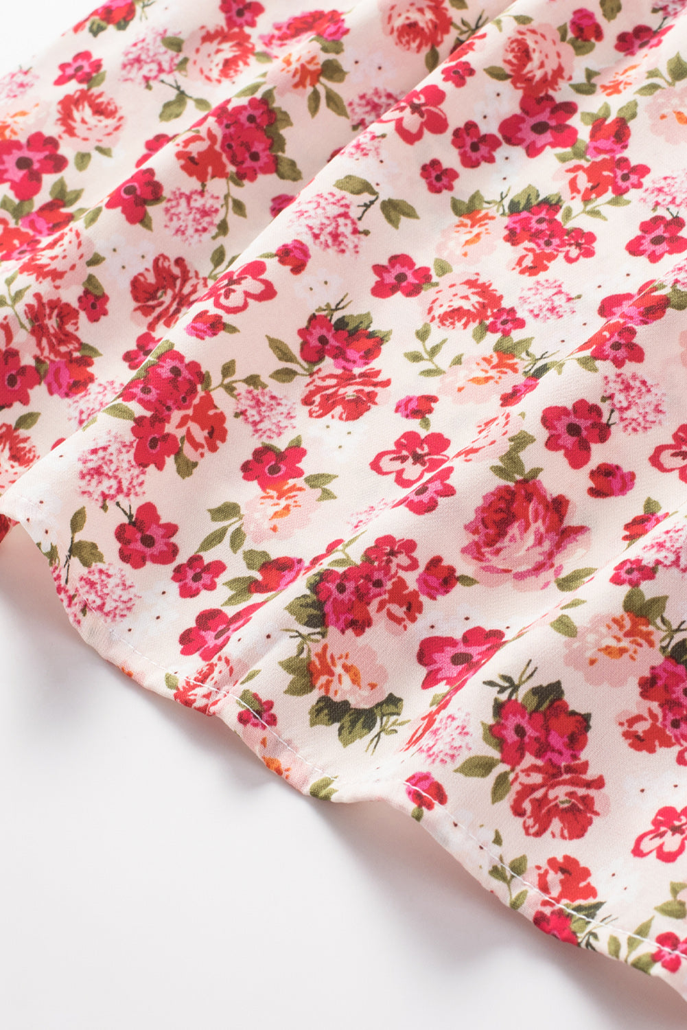 Vurige rode bloemenprint mouwloze top met ruches en nephals
