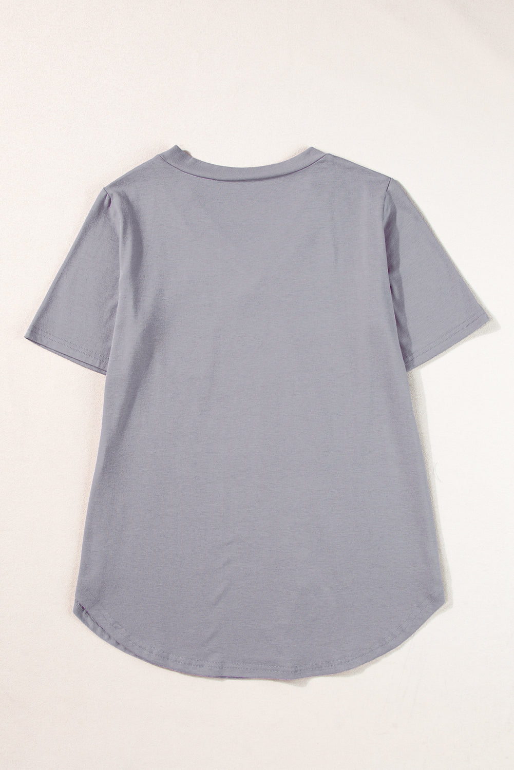 Middelgrijs T-shirt met V-hals en ronde zoom