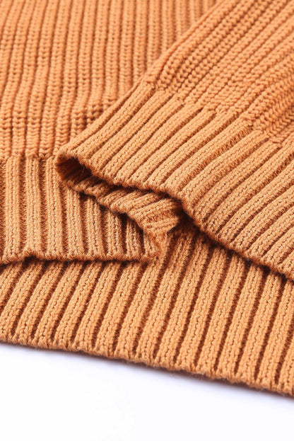 Bruine trui met koude schouder en holle rug met ronde hals