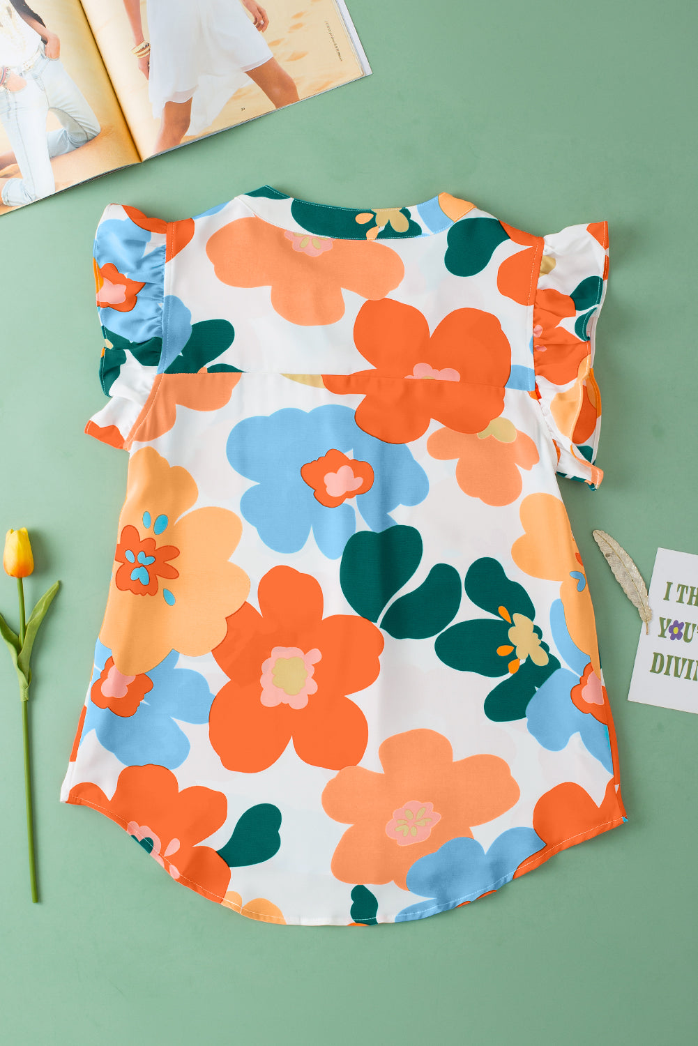 Oranje bloemen getande blouse met V-hals en ruches aan de mouwen