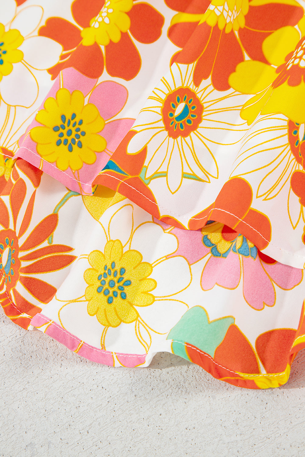 Oranje blouse met abstracte print en V-hals en halve mouw