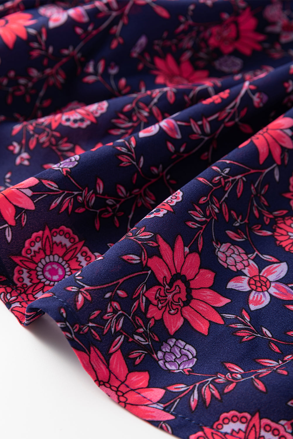 Paarse bloemen halve mouw splithals blouse top