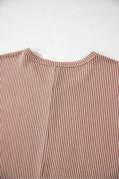 Rookgrijs geribbelde gestreepte bemanning nek plus size gebreide t -shirt