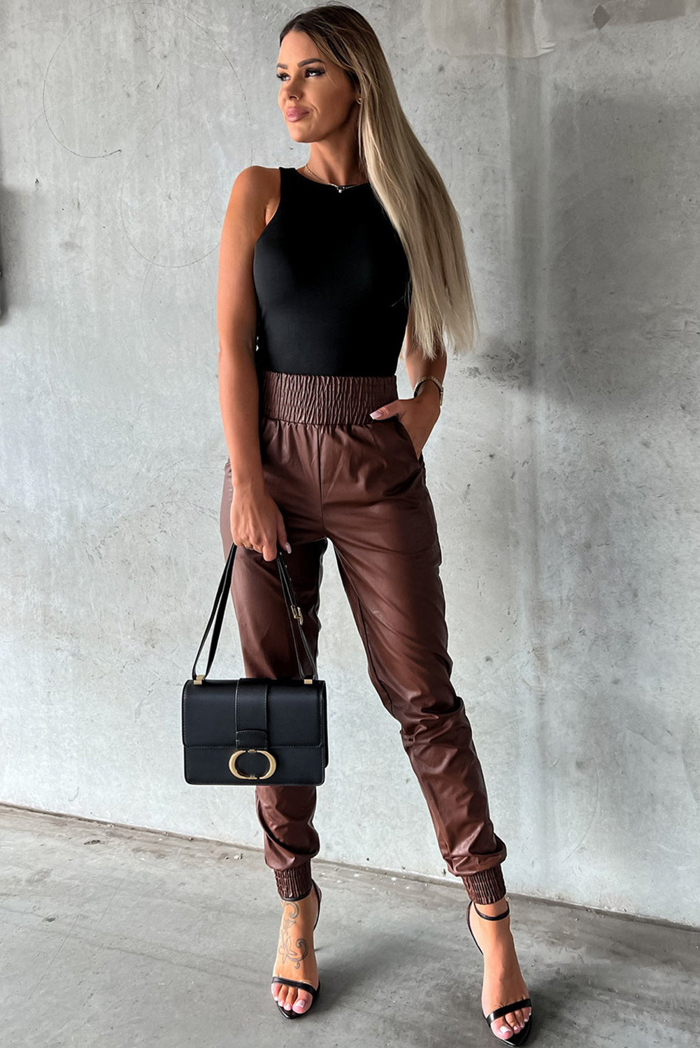 Bruine gesmokte leren skinny broek met hoge taille