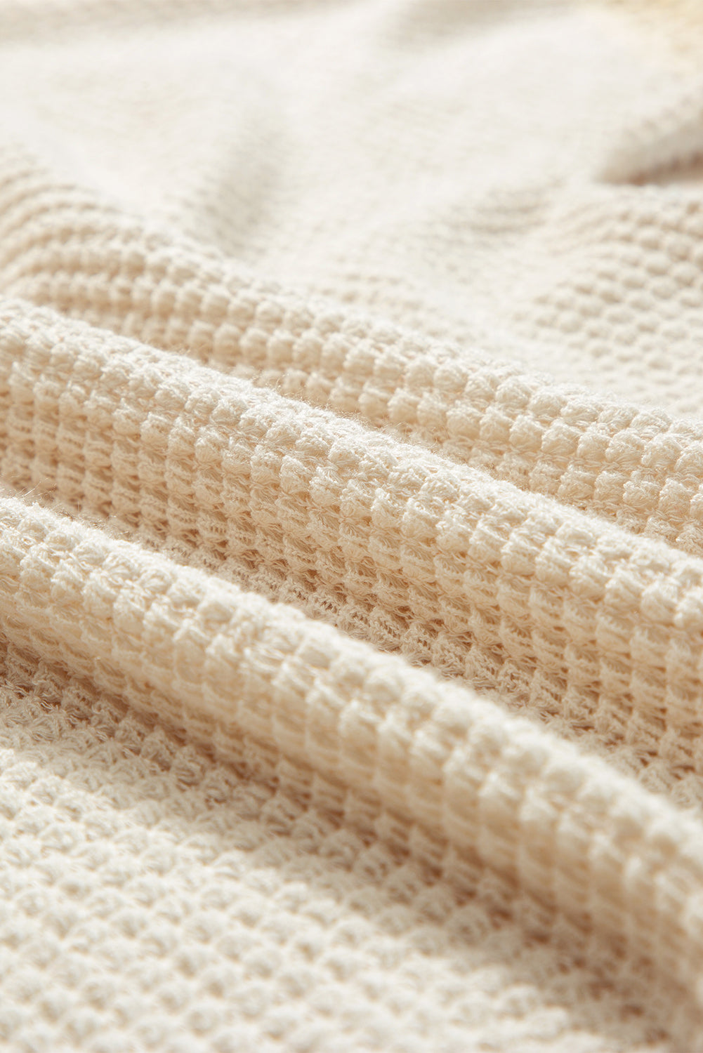 Beige korte tweedelige set met franjes en getextureerde rand