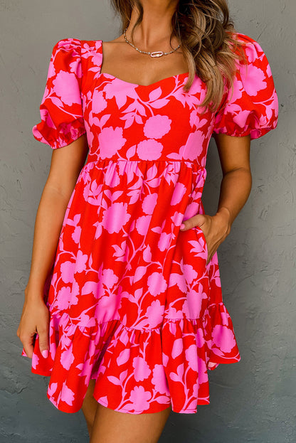 Rode bloemen bubbel mouw sweetheart nek gegolfde mini jurk