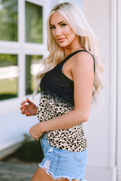 Zwarte tanktop met luipaardmotief en splithals