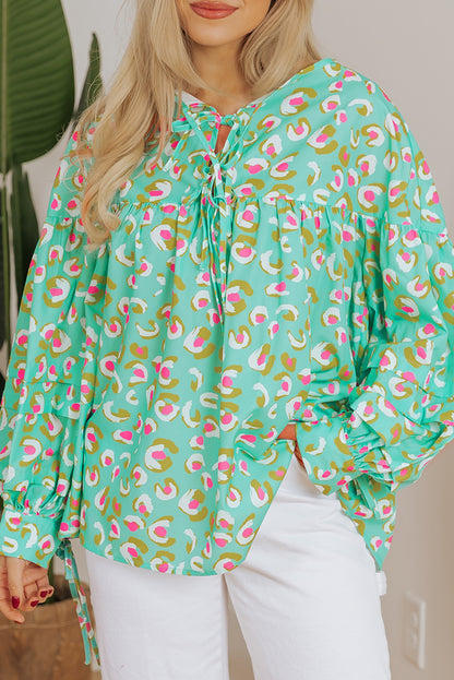 Groene abstracte bedrukte veterlantaarn mouw babydoll blouse