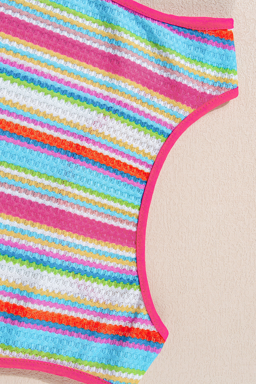 Tanktop met roze streep regenboog oogje gebreide knoopdecor
