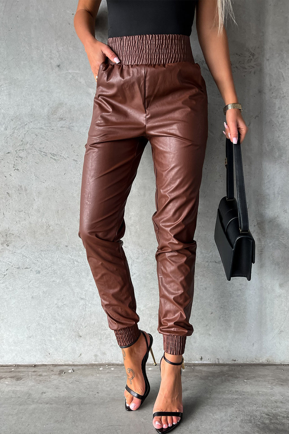 Bruine gesmokte leren skinny broek met hoge taille