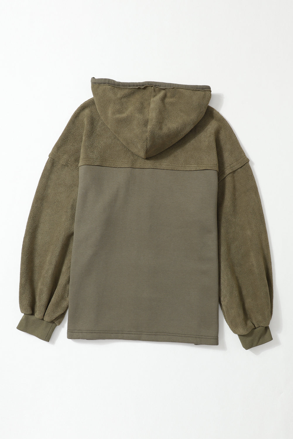 Groene jas met ritssluiting en capuchon met klepzak en trekkoord