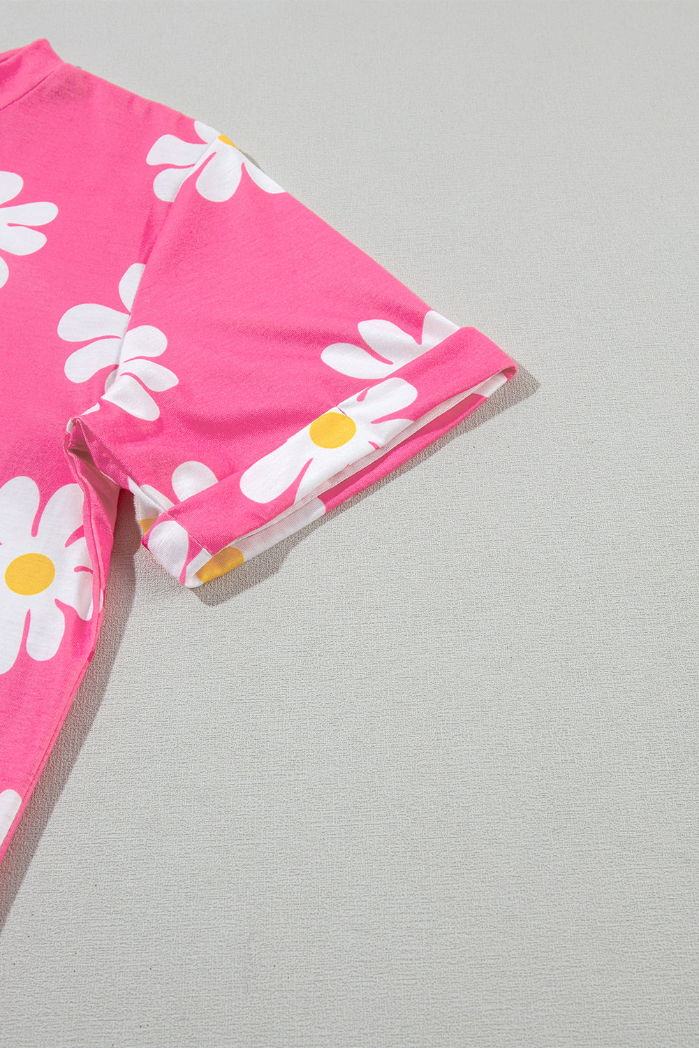 Roze madeliefjes bedrukt T-shirt met ronde hals