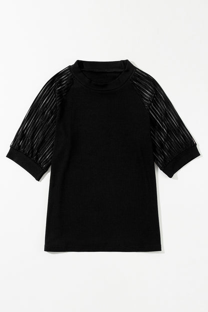 Zwart gestreept T-shirt met ronde hals en mesh mouwen