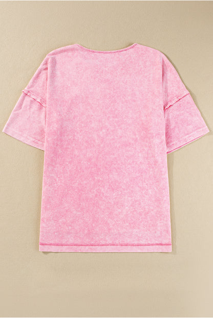Aardbeiroze minerale wassing met zichtbare naad en oversized oversized T-shirt
