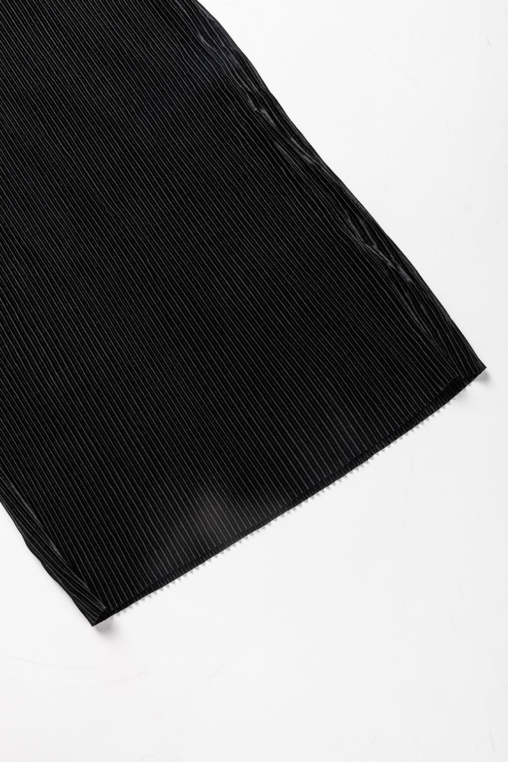 Zwarte cropped trui met koord en broek met wijde pijpen